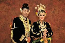 Pakaian Kebaya Ksatrian